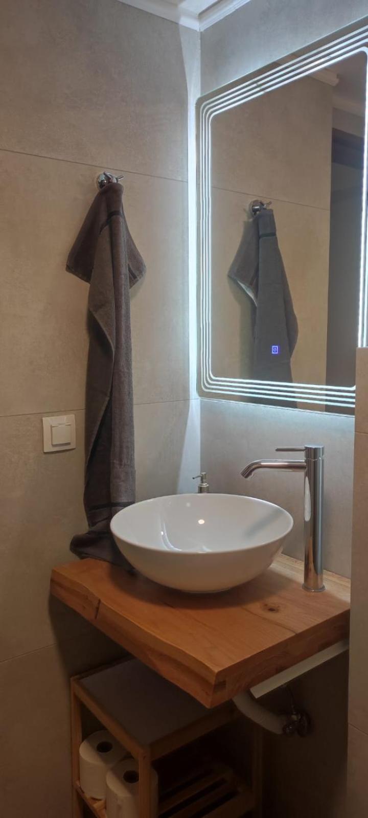 Astra Sea View Apartment, Sea Front