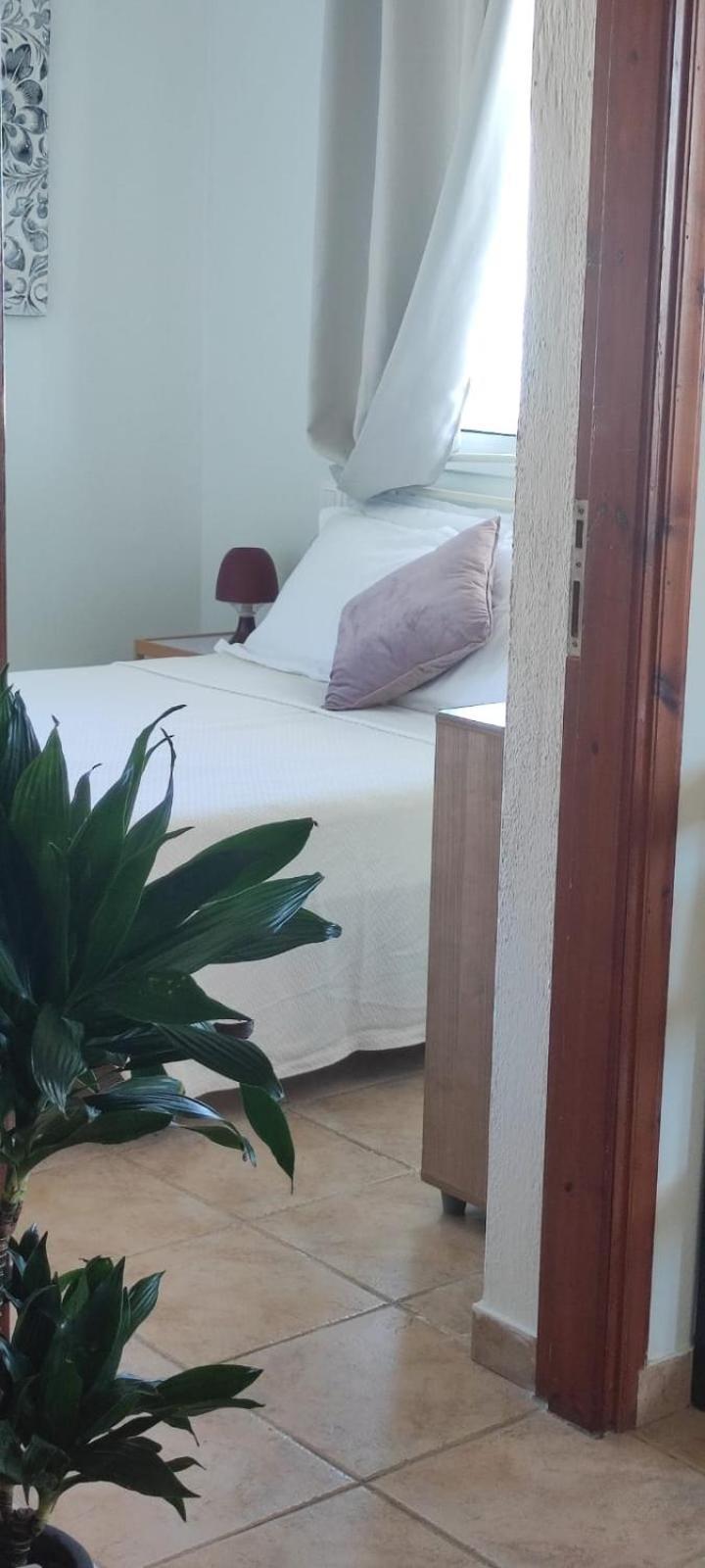 Astra Sea View Apartment, Sea Front Apartment *